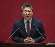 與 "대전 아울렛 화재 피해자 지원 아낌없이 할 것"