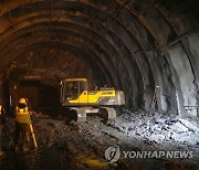 INDIA KASHMIR ZOJILA TUNNEL