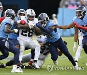 Raiders Titans Football