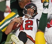 APTOPIX Packers Buccaneers Football