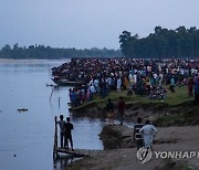 방글라 북부 선박 침몰 사망자 50명으로 늘어.."40여명 실종"(종합)