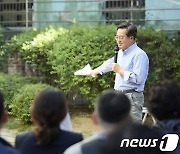 김동연 "아래로부터의 반란 필요"..안양서 첫 '민생현장 맞손토크'