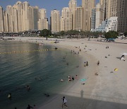UAE, 마스크 착용 의무 해제·신규 확진자 수 발표도 중단