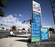 USA CALIFORNIA GAS PRICE