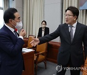 '尹 발언논란' 충돌에 운영위 파행.."거짓해명" vs "MBC 오보"