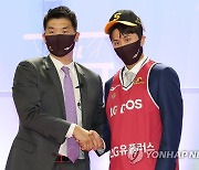 프로농구 신인 1순위 양준석 "LG는 팬들 열기가 뜨거운 팀"