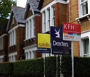 은행 6곳 주택대출 다 막혔다..집값 15% 폭락설 나오는 영국