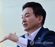 인터뷰 하는 원희룡 국토교통부 장관