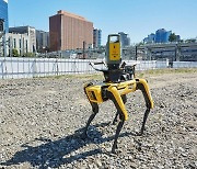 한화건설, 서울역 역세권 개발에 로봇개 기술 적용