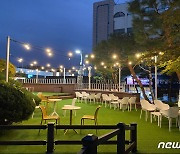 광주 광산구청 앞마당 '갬성 카페' 개장..시민 누구나 이용