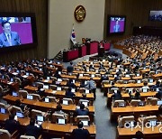 박진 해임건의안 170명 중 168명 찬성으로 본회의 통과(종합)