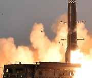 일본 방위성 "북한 미사일 이틀 연속 발사는 처음.. 300km 비행"