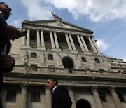 영국 중앙은행, 긴급 국채매입..금융시장 안정화