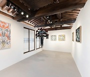 Yang Hae-gue's hanji collage 'Mesmerizing Mesh' series shown at Kukje Gallery's new space