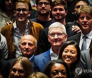 ITALY APPLE TIM COOK