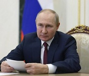 푸틴, 우크라 일부 병합 선언.."모든 수단 동원해 지킨다"