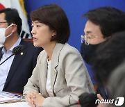 윤석열정권 외교참사·거짓말 대책위원회 발언하는 고민정 위원장