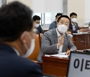 이태규 "文정부 학생 교육자료, 북한 미화하고 6·25 원인 왜곡"