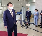 윤 대통령, 박진 장관 해임건의 "받아들이지 않는다"