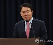 與 "떼돈 번 손보사들 車보험료 대폭 내려야"