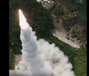 尹 정부 첫 국군의 날 기념식..'괴물 미사일'도 공개