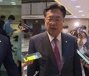 해임 거부 후폭풍.."尹, 귀 막아" vs "野, 사기 집단"