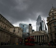 S&P, 英 국가신용등급 전망 '부정적'으로 하향..감세정책 후폭풍