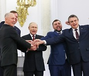 푸틴, 우크라 점령지 병합 서명.."모든 수단 동원해 지킬 것"