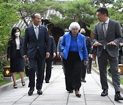 Choo and Yellen agree to cooperate on financial market stability