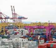 9월 수출 2.8%↑.. 무역수지는 6개월 연속 적자(상보)