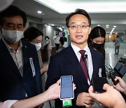 조해진 "文정부 부동산세法 32회 개정, 오히려 폭등" 직격