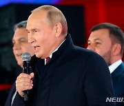 병합 기념행사서 연설하는 푸틴 대통령