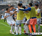 '우승 트로피 보인다' 울산, 인천 원정서 3-0 승리.. 전북과 8점 차