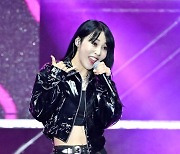 마마무 문별,'무대를 갖고놀아' [사진]