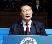 윤 대통령, "압도적 대응" 경고..'괴물 미사일' 최초 공개
