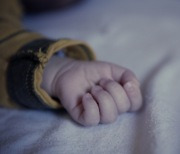 '한 두 살짜리 아기를'..54차례 학대 보육교사 집행유예 선고