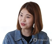 첫 에세이 '책과 우연들' 펴낸 김초엽