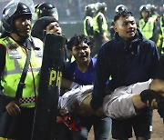 인니 축구장 참사에 FIFA 회장 "믿을 수 없는 사고, 이해할 수 없는 비극"