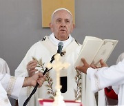 교황 "폭력과 죽음 악순환 멈추라"..푸틴에게 첫 경고