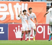 '이정협 결승골' K리그1 강원, 제주 2-1 꺾고 5위 도약