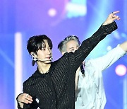 하이라이트 이기광,'함께 춤춰요' [사진]