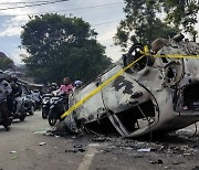 인도네시아 축구 난동 125명 사망, 경찰 최루탄 사용 적절했나