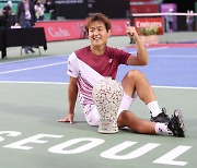 우승 니시오카 "일본 남자 선수로 니시코리에 이어 두 번째 투어 2승, 영광스럽다"[코리아오픈]