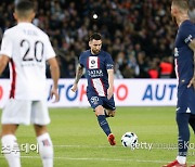 '메시·음바페 골' PSG, 니스에 2-1 승리