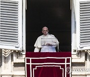 VATICAN POPE ANGELUS PRAYER