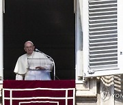 VATICAN POPE ANGELUS PRAYER