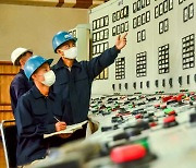 북한 평양화력발전소 "전력 생산 앙양"