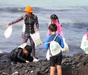 롯데百, '시티 플로깅' 행사 연다.."친환경 활동 박차"