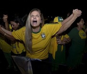 '현직 vs 전직' 브라질 대선서 룰라 승리..과반 못미쳐 30일 결선(종합)