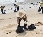 서천교육지원청, 해변 쓰레기 줍기 봉사활동